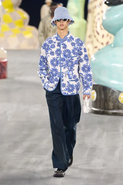 Look 44